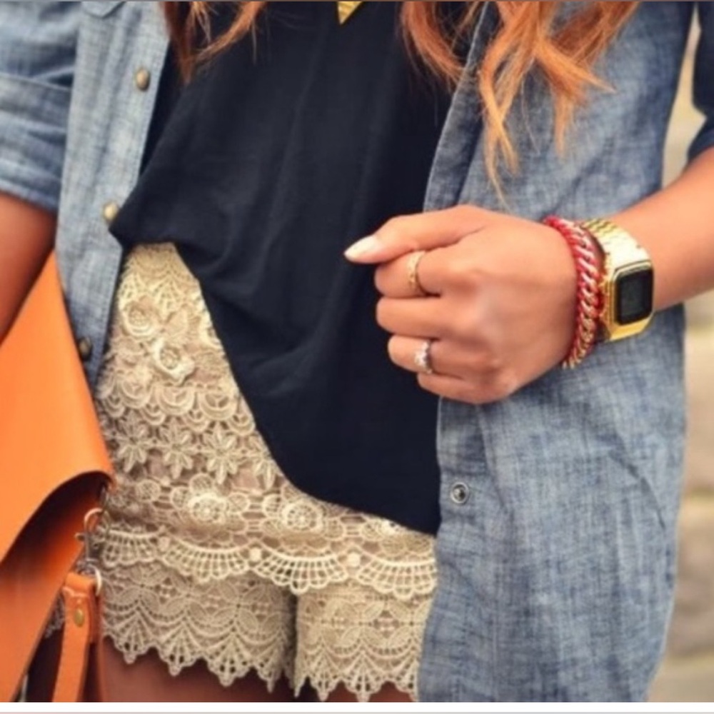 Sans Souci Cream Lace Tiered Shorts